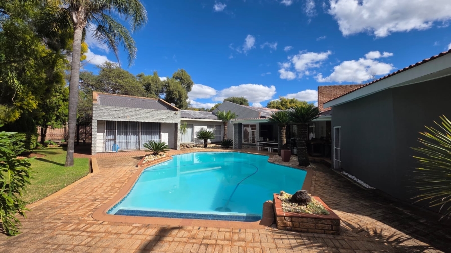 3 Bedroom Property for Sale in Wilkoppies North West